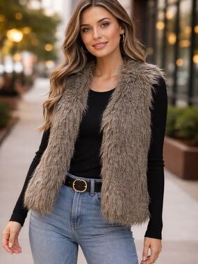 Buffalo David Bitton Women’s L Faux Fur Shaggy Vest Mob Wife Classy Western Wear
